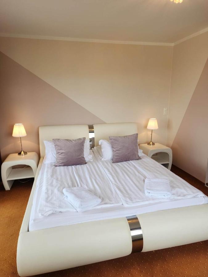 Kiljan Apartments & Rooms Blonduos Kültér fotó